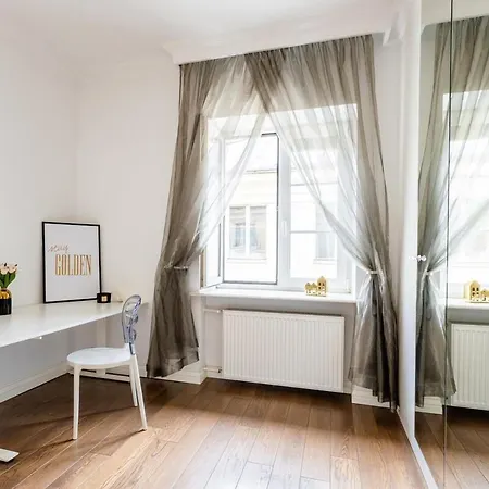 Golden - Stylish And Luxury - Podwale